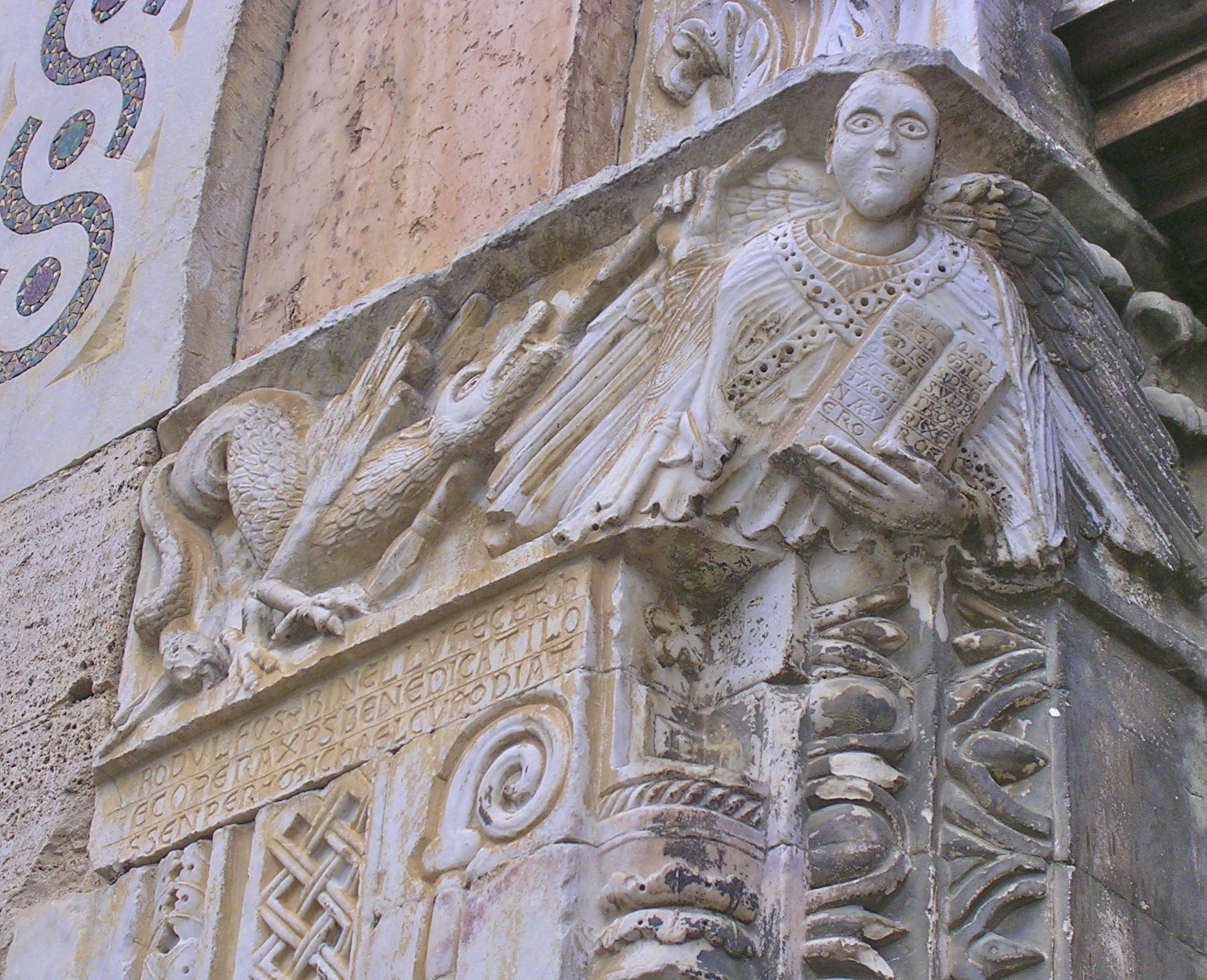 L’arcangelo dai mille volti